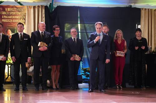 Podziękowania dla organizatorów. Przemawia Zastępca burmistrza ds. społecznych Jerzy Kulka.