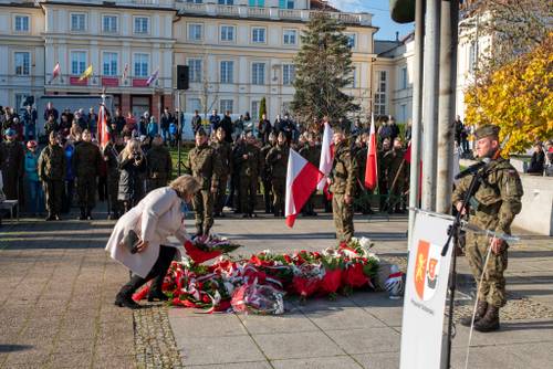 Żołnierze podczas obchodów Święta Niepodległości.