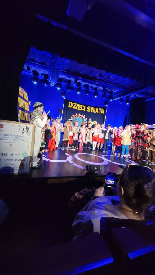 Zdjęcie przedstawia VII Przegląd Małych Form Teatralnych wśród przedszkolaków z Pruszcza Gdańskiego.
