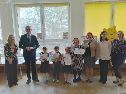 Zdjęcie z wręczania nagród w VII Przeglądzie Małych Form Teatralnych w Pruszczu Gdańskim.