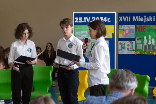 Uczniowie podczas debaty.