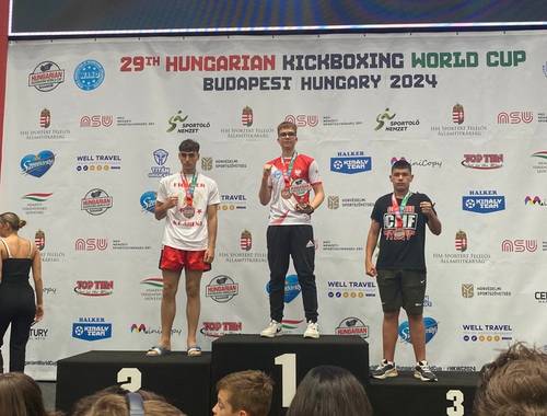 Klub Wataha z Pruszcza Gdańskiego na zawodach o Puchar Świata w kickboxingu w Budapeszcie.