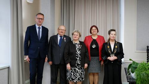 Jubilaci wraz z Burmistrzem Pruszcza Gdańskiego i Przewodniczącą Rady Miasta.