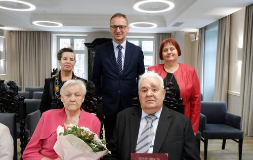 Jubilaci wraz z Burmistrzem Pruszcza Gdańskiego i Przewodniczącą Rady Miasta.
