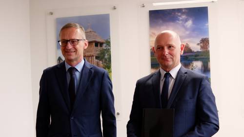 Burmistrz Pruszcza Gdańskiego Janusz Wróbel oraz nowy Zastępca Burmistrza ds. Komunalnych Radosław Pietrzak.