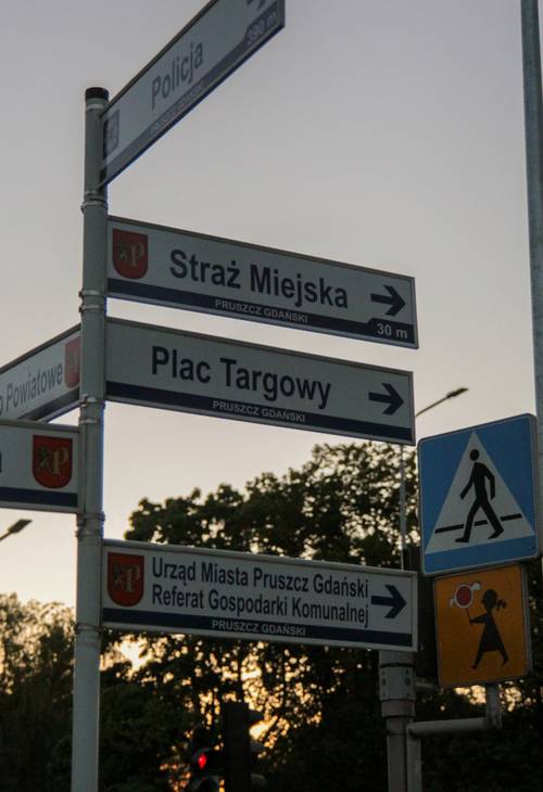 Drogowskazy miejskie.