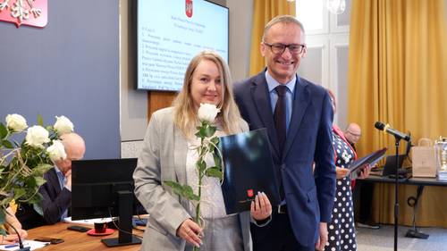 Zdjęcie z uroczystości. Wręczenie nagród.