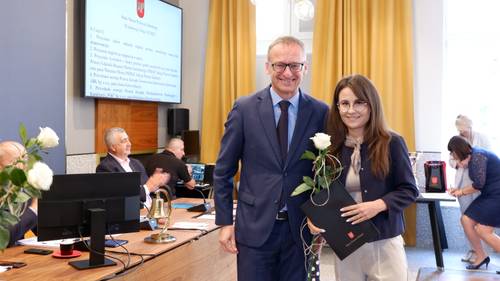 Zdjęcie z uroczystości. Wręczenie nagród.