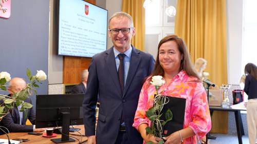 Zdjęcie z uroczystości. Wręczenie nagród.