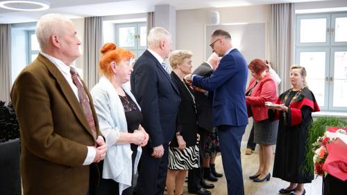 Burmistrz Pruszcza Gdańskiego wręcza Medal za Długoletnie Pożycie Małżeńskie