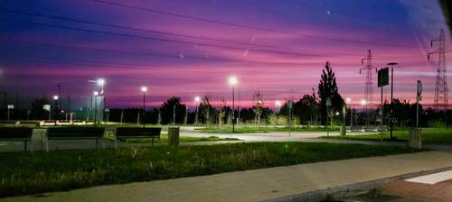 Widok na park nocą