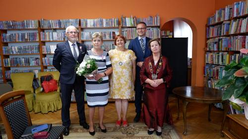 Zdjęcie przedstawiające małżeństwo państwa Kamińskich na jubileuszu 50 lat pożycia małżeńskiego