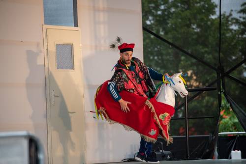 Zdjęcie przedstawia sztukę Zaczarowana Królewna w czwarty weekend Faktorii Kultury