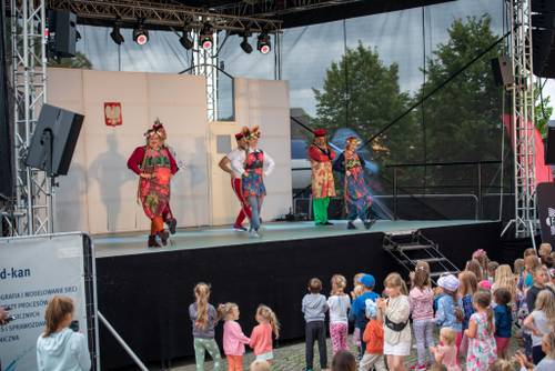 Zdjęcie przedstawia sztukę Zaczarowana Królewna w czwarty weekend Faktorii Kultury