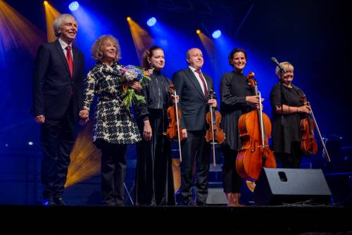 Zdjęcie przedstawia koncert Alicji Majewskiej w piąty weekend Faktorii Kultury