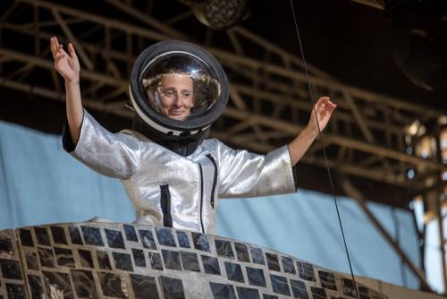 Zdjęcie przedstawia spektakl dla dzieci Zaczarowana Królewna część trzecia w szósty weekend Faktorii Kultury