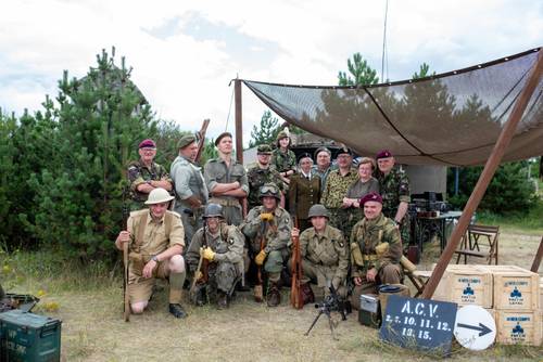 Zdjęcie przedstawia aktywności podczas wydarzenia Drop Zone na Faktorii Handlowej