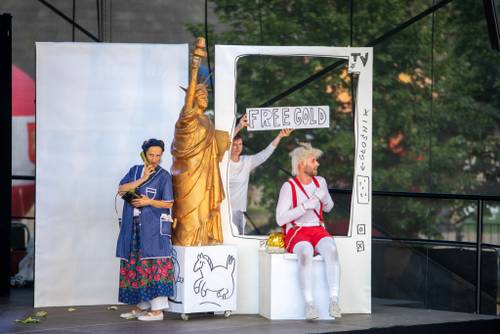Zdjęcie przedstawia spektakl dla dzieci Przygody Koziołka Matołka w siódmy weekend Faktorii Kultury