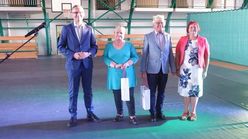 Zdjęcie przedstawia aktywności podczas Balu Seniora