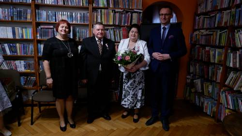 zdjęcie przedstawia jubileusz pożycia małżeńskiego
