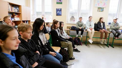 Młodzież oczekująca na wyniki Turnieju.